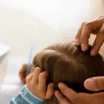 Kiedy z dzieckiem do trychologa? Objawy, których nie wolno lekceważyć